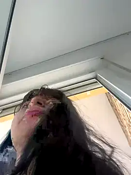 ElJardinEspanol online show from October 31, 2025, 4:14 pm