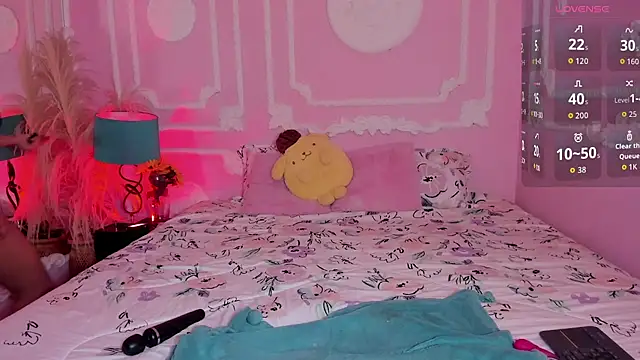 Snapshot of EmilyBorch chatting on December 5, 2025, 12:15 pm EmilyBorch online show from December 5, 2025, 12:15 pm