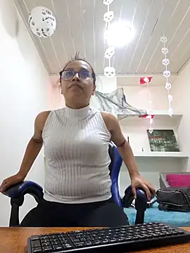 susan mooree online show from October 30, 2025, 7:22 pm