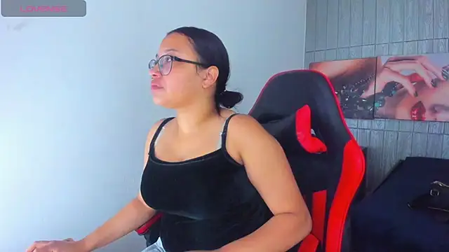 susan mooree online show from April 2, 2026, 8:15 pm