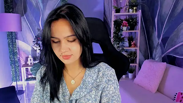 MonicaFarmer online show from September 23, 2025, 5:20 pm