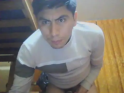 Snapshot of Migueles96 chatting on October 17, 2025, 6:50 am Migueles96 online show from October 17, 2025, 6:50 am