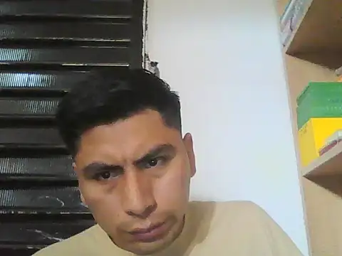 Snapshot of Migueles96 chatting on September 17, 2025, 3:03 pm Migueles96 online show from September 17, 2025, 3:03 pm