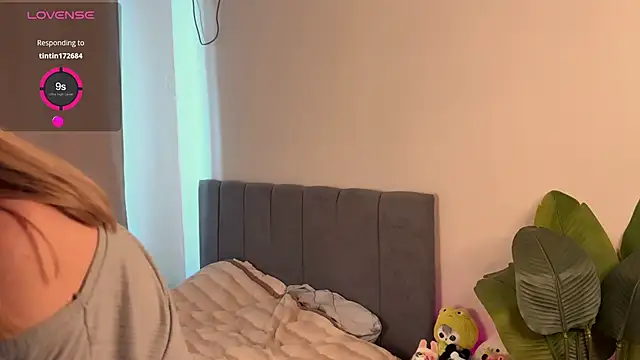 Snapshot of minicleo chatting on September 21, 2025, 10:20 am minicleo online show from September 21, 2025, 10:20 am