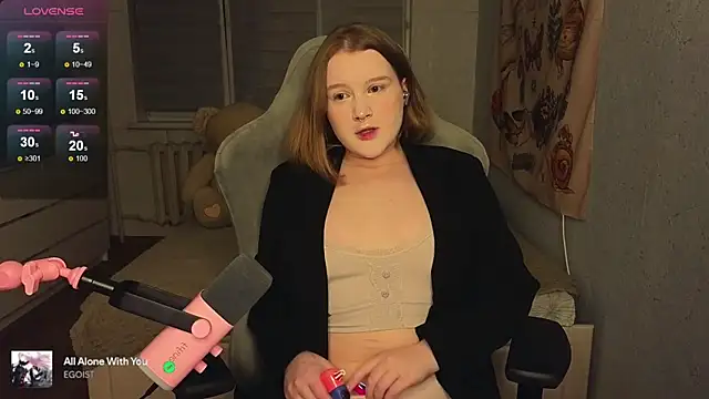 OliviaBlade online show from October 4, 2025, 1:56 pm