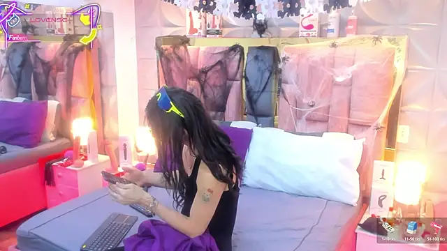 Charlotte Landry   online show from October 5, 2025, 3:14 pm