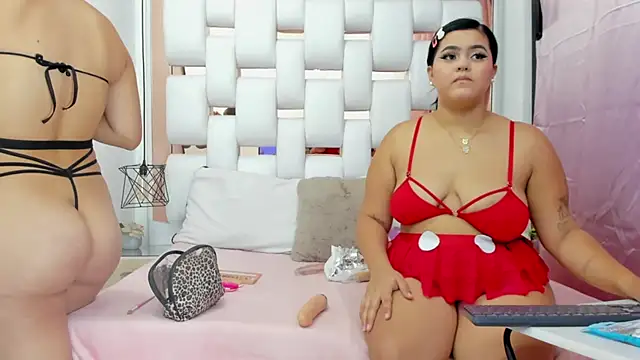 LilyANDzoe online show from September 15, 2025, 3:12 pm