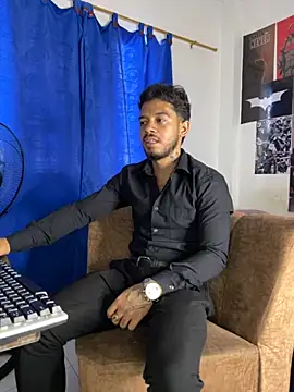 DavideVentura  online show from September 15, 2025, 3:56 pm