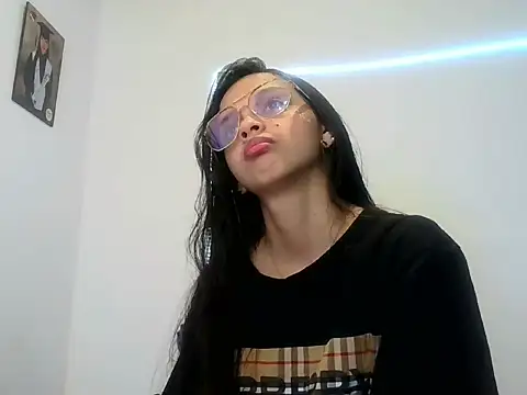 lucy babyy online show from October 16, 2025, 1:30 pm