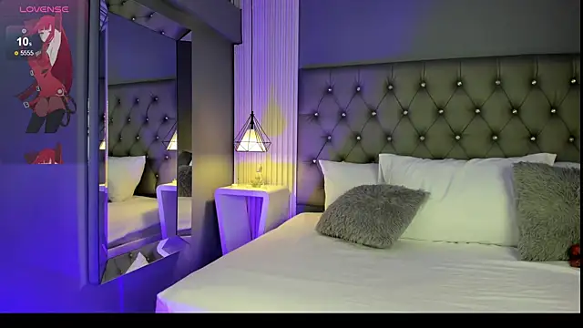 LunaBloomn online show from December 1, 2025, 5:14 pm