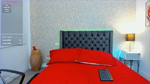 AntonellaCano01 online show from September 20, 2025, 12:21 pm