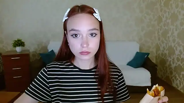 Snapshot of aFoxie chatting on September 14, 2025, 9:09 am aFoxie online show from September 14, 2025, 9:09 am