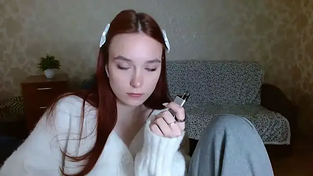 Snapshot of aFoxie chatting on September 17, 2025, 6:10 pm aFoxie online show from September 17, 2025, 6:10 pm