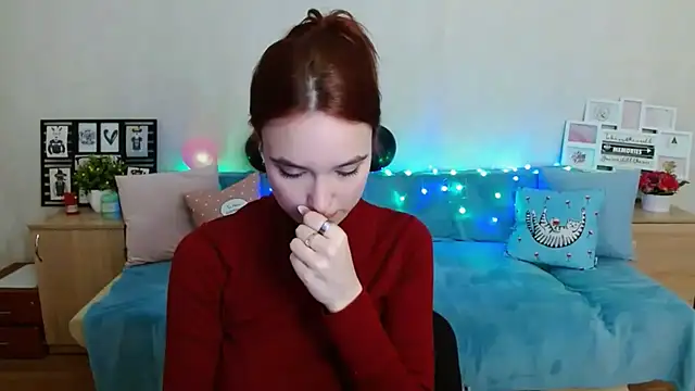 Snapshot of aFoxie chatting on September 19, 2025, 6:34 pm aFoxie online show from September 19, 2025, 6:34 pm