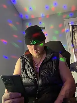 savageking420322 online show from September 18, 2025, 6:22 pm