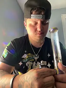 savageking420322 online show from September 11, 2025, 4:07 pm