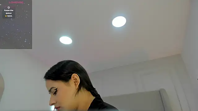 Snapshot of Dream_nena chatting on October 2, 2025, 3:54 am Dream nena online show from October 2, 2025, 3:54 am