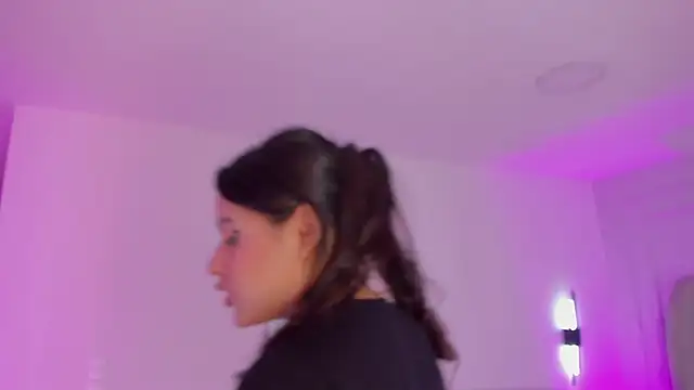 Snapshot of Dream_nena chatting on October 8, 2025, 3:19 am Dream nena online show from October 8, 2025, 3:19 am