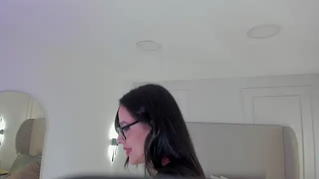 Snapshot of Dream_nena chatting on October 3, 2025, 4:03 am Dream nena online show from October 3, 2025, 4:03 am