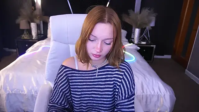 FoxyMayy online show from October 4, 2025, 7:26 pm