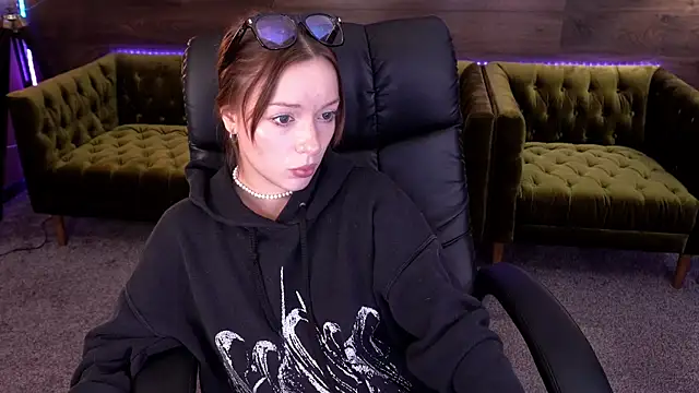 FoxyMayy online show from September 20, 2025, 12:43 pm