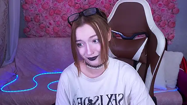 Snapshot of FoxyMayy chatting on June 8, 2026, 1:28 am FoxyMayy online show from June 8, 2026, 1:28 am