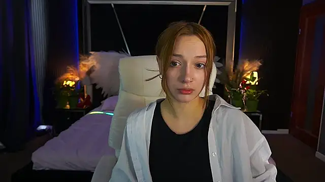 FoxyMayy online show from May 18, 2026, 1:05 pm