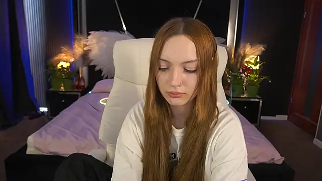 FoxyMayy online show from May 24, 2026, 1:22 pm