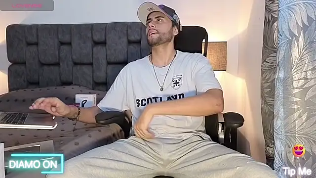 Snapshot of Thomas_redcol chatting on October 1, 2025, 4:22 pm Thomas redcol online show from October 1, 2025, 4:22 pm