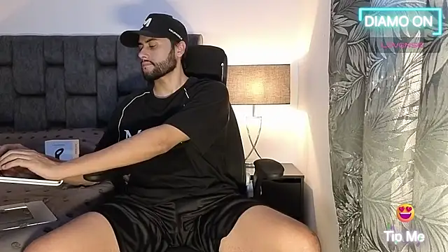 Snapshot of Thomas_redcol chatting on November 1, 2025, 8:57 pm Thomas redcol online show from November 1, 2025, 8:57 pm