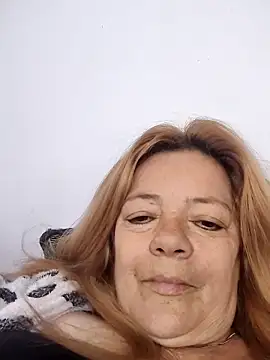 Casandra Cruz online show from September 14, 2025, 3:23 pm