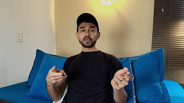 Axel Moon S online show from October 14, 2025, 6:52 pm