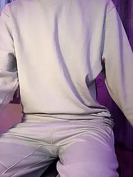 Snapshot of ash706339 chatting on December 21, 2025, 6:37 am ash706339 online show from December 21, 2025, 6:37 am