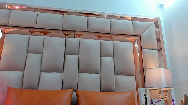 Snapshot of Leslie_Bussh_ chatting on September 19, 2025, 8:13 pm Leslie Bussh online show from September 19, 2025, 8:13 pm