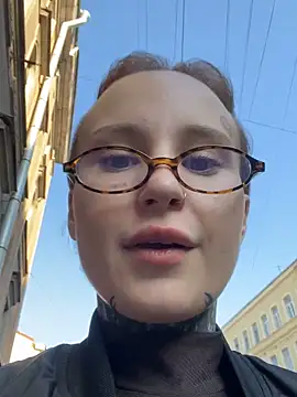 bebabenny online show from September 11, 2025, 5:51 am