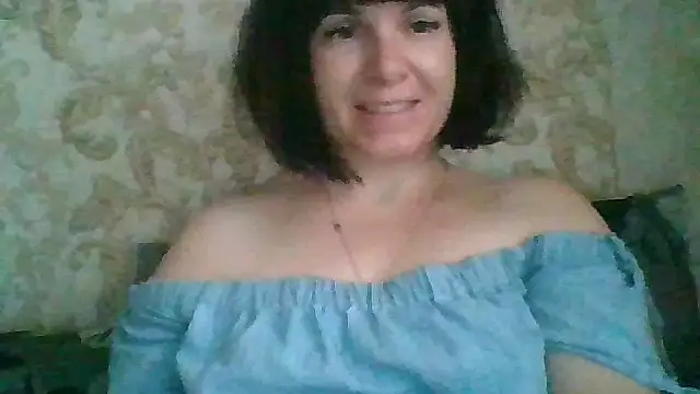 Snapshot of SecretSienna_ chatting on October 13, 2025, 8:16 am SecretSienna  online show from October 13, 2025, 8:16 am