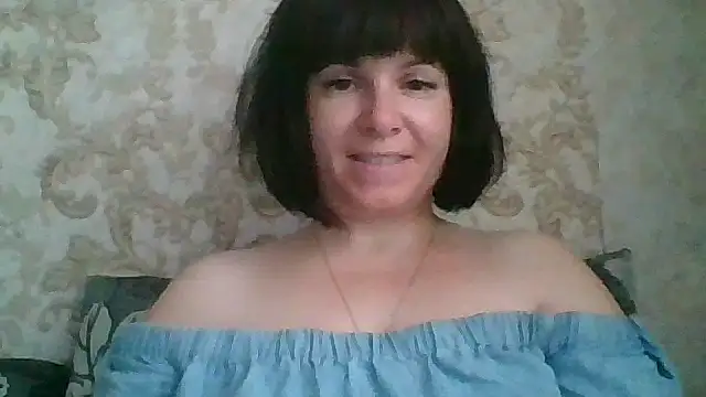 Snapshot of SecretSienna_ chatting on October 14, 2025, 8:15 am SecretSienna  online show from October 14, 2025, 8:15 am