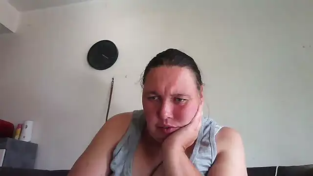 hot-kathy online show from September 14, 2025, 2:28 pm