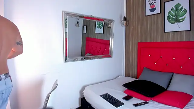 Snapshot of big-tyler chatting on October 21, 2025, 7:57 pm big-tyler online show from October 21, 2025, 7:57 pm