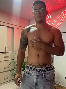 Snapshot of big-tyler chatting on January 18, 2026, 11:19 pm big-tyler online show from January 18, 2026, 11:19 pm