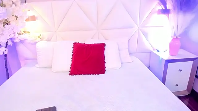 Adara  carter  online show from October 3, 2025, 7:54 am