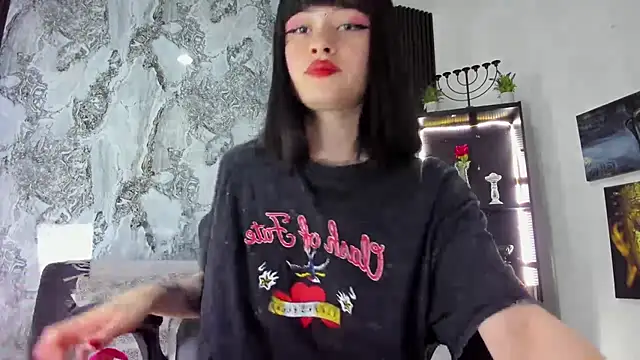 Zoe Rosse00 online show from November 19, 2025, 7:14 pm