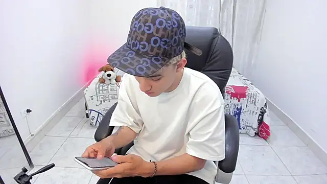 weesley boy online show from September 27, 2025, 3:34 am