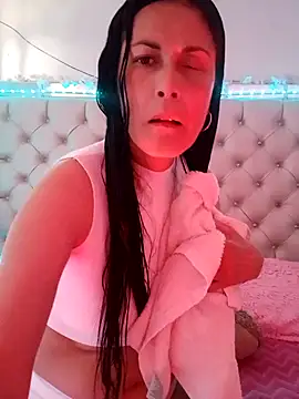 Snapshot of ZARAY_1118 chatting on October 26, 2025, 5:46 pm ZARAY 1118 online show from October 26, 2025, 5:46 pm