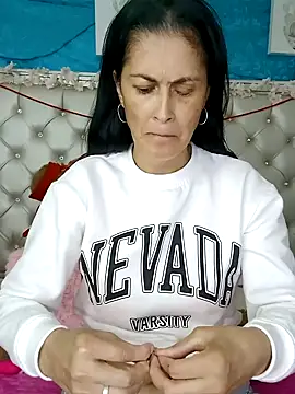 Snapshot of ZARAY_1118 chatting on October 18, 2025, 8:55 pm ZARAY 1118 online show from October 18, 2025, 8:55 pm