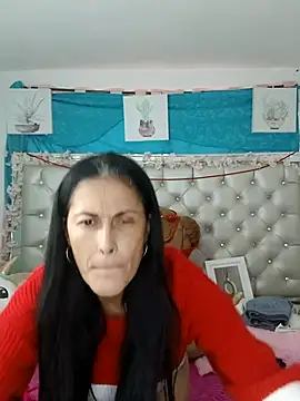 Snapshot of ZARAY_1118 chatting on October 15, 2025, 9:23 pm ZARAY 1118 online show from October 15, 2025, 9:23 pm