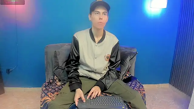 Bublee01 online show from September 14, 2025, 2:56 am