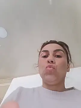 vanessa-titisM online show from July 12, 2026, 6:31 pm