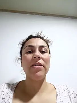 vanessa-titisM online show from September 24, 2025, 5:14 am