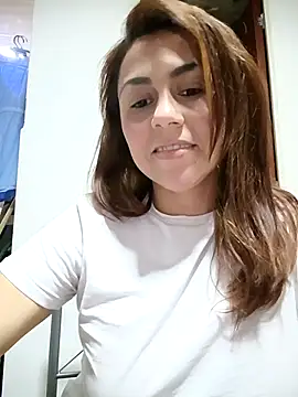 vanessa-titisM online show from October 5, 2025, 2:02 am